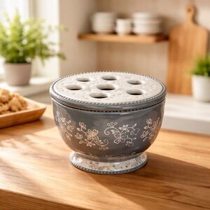 Temptations By Tara floral lace 1.5 Quart Bowl with lid Steamer Flower Frog  Two